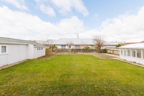 Photo of property in 4 Glasgow Street, Takaro, Palmerston North, 4412