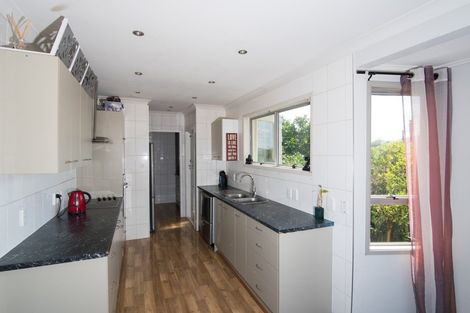 Photo of property in 16 Waikaremoana Place, Pakuranga Heights, Auckland, 2010