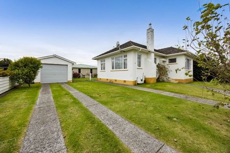 Photo of property in 30 Graham Street, Eltham, 4322