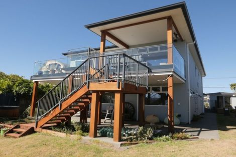 Photo of property in 104 Seaview Road, Paraparaumu Beach, Paraparaumu, 5032