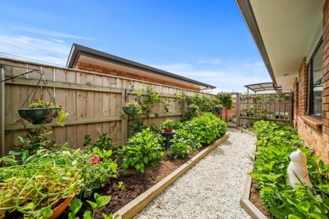 Photo of property in 2/241 Omata Road, Spotswood, New Plymouth, 4310