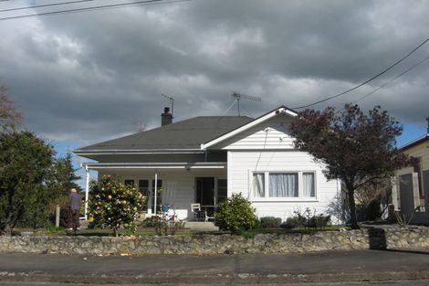 Photo of property in 5 Church Street, Waipawa, 4210