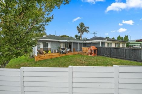 Photo of property in 1/3 Beaumaris Way, Conifer Grove, Takanini, 2112