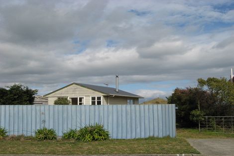 Photo of property in 12 James Street, Waikawa Beach, Manakau, 5573