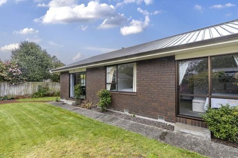 Photo of property in 2/21 Dunedin Street, Redwood, Christchurch, 8051