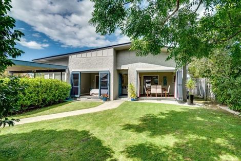 Photo of property in 37 Avondale Road, Taradale, Napier, 4112
