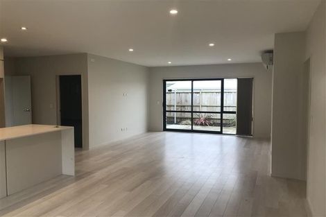 Photo of property in 8 Gelderland Way, Karaka, Papakura, 2113