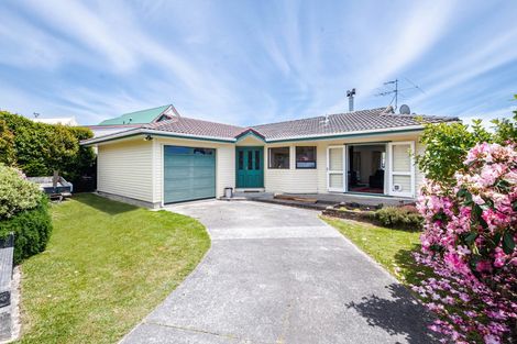 Photo of property in 4 Montserrat Place, Grenada Village, Wellington, 6037