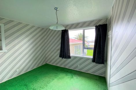 Photo of property in 26 Humphrey Kemp Avenue, Henderson, Auckland, 0612