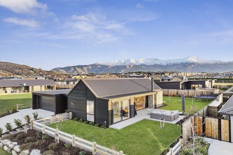 Photo of property in 21 Rua Street, Albert Town, Wanaka, 9305