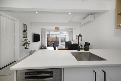 Photo of property in 17b West Avenue, Saint Clair, Dunedin, 9012