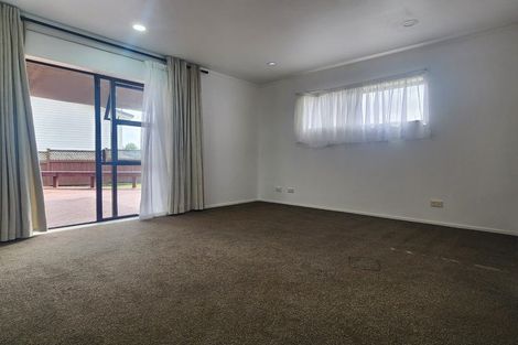 Photo of property in 12 Larkspur Court, The Gardens, Auckland, 2105