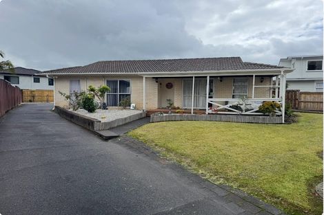 Photo of property in 16 Allington Road, Massey, Auckland, 0614
