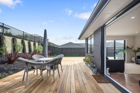 Photo of property in 12 Porokaiwhiri Avenue, Helensville, 0800
