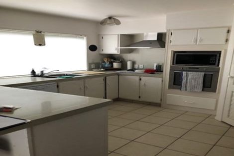 Photo of property in 15 Charles Prevost Drive, The Gardens, Auckland, 2105