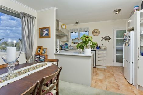 Photo of property in 3 Intrepid Place, Torbay, Auckland, 0630