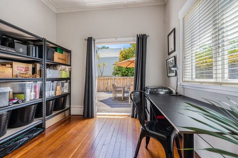 Photo of property in 2 Tennyson Street, Northcote Point, Auckland, 0627