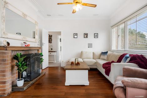 Photo of property in 11 Owens Road, Waiuku, 2123