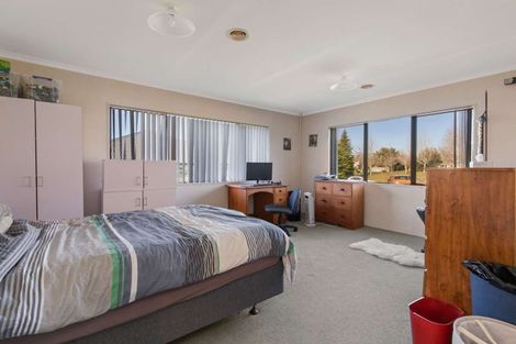 Photo of property in 5 Hoyte Place, Pukehangi, Rotorua, 3015