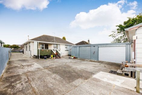 Photo of property in 9 Bristol Crescent, Roslyn, Palmerston North, 4414