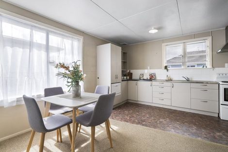 Photo of property in 55 Lismore Street, Merrilands, New Plymouth, 4312