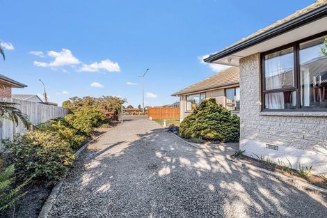 Photo of property in 409 Main Road North, Redwood, Christchurch, 8051