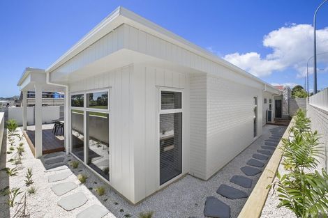 Photo of property in Mangorei Road, Strandon, New Plymouth, 4312