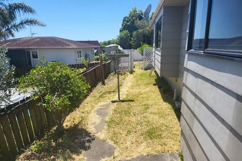 Photo of property in 2/21 College Road, Northcote, Auckland, 0627