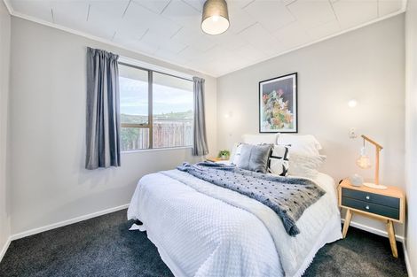 Photo of property in 21f1- Roband Crescent, Brown Owl, Upper Hutt, 5018