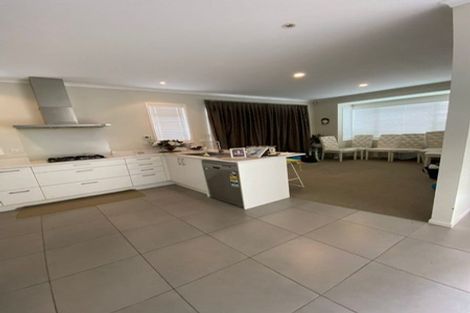 Photo of property in 33 Anchorage Drive, Karaka, Papakura, 2113