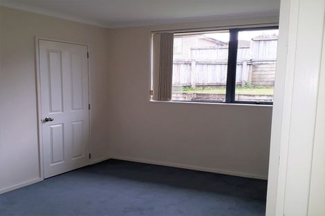 Photo of property in 20 Kathleen Reece Place, Waiuku, 2123