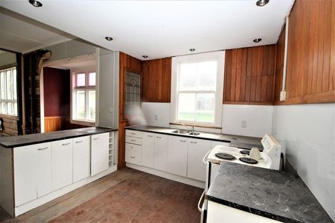 Photo of property in 32 Ross Street, Woodville, 4920