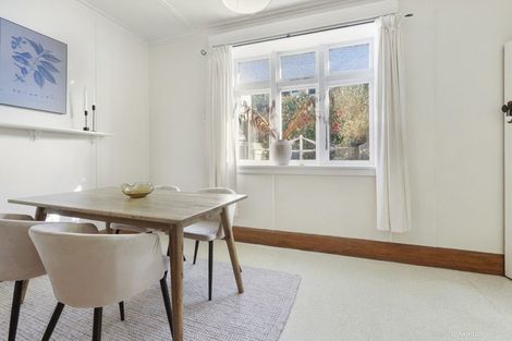 Photo of property in 354 The Parade, Island Bay, Wellington, 6023