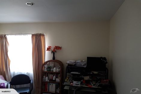 Photo of property in 1/46 Lyttelton Avenue, Forrest Hill, Auckland, 0620