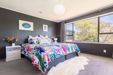 Photo of property in 21 Dale Road, Raumati South, Paraparaumu, 5032