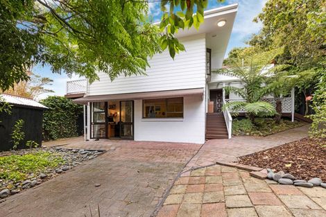 Photo of property in 2/84 West Coast Road, Glen Eden, Auckland, 0602
