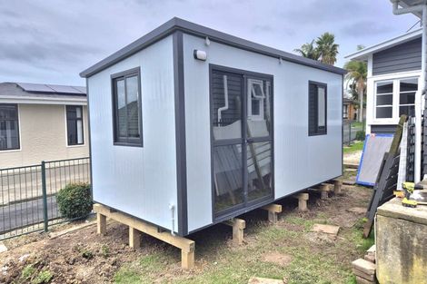 Photo of property in 40 Evans Road, Weymouth, Auckland, 2103