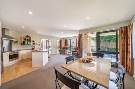 Photo of property in 14 Tararua Close, Aotea, Porirua, 5024