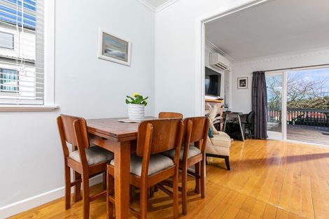 Photo of property in 15 Preston Avenue, Henderson, Auckland, 0610