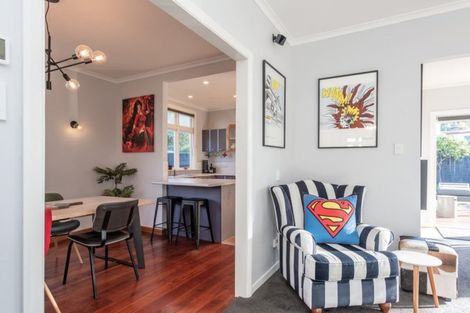 Photo of property in 19 Palm Avenue, Lyall Bay, Wellington, 6022