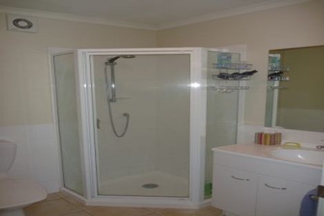 Photo of property in 22 Catrina Avenue, Birkenhead, Auckland, 0626