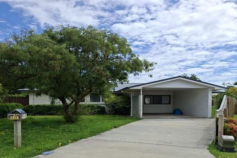 Photo of property in 18 Greenwood Place, Paraparaumu, 5032