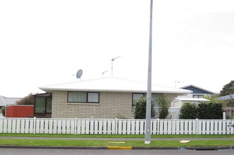 Photo of property in 1/24 Ellesmere Avenue, Bell Block, New Plymouth, 4312