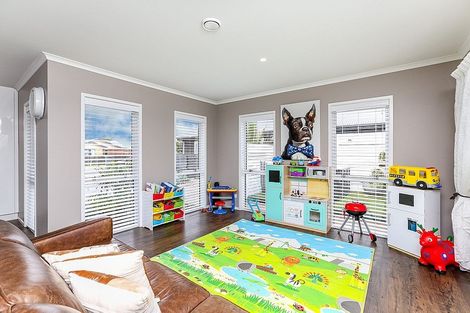 Photo of property in 3 Keene Drive, Bell Block, New Plymouth, 4312
