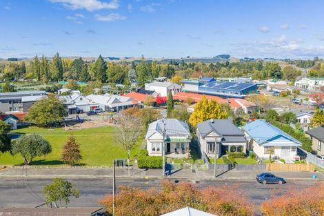 Photo of property in 53 Waverley Street, Waipawa, 4210