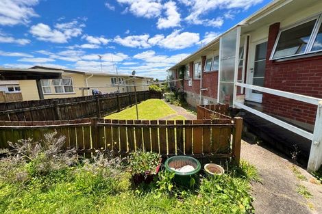 Photo of property in 2/4 Illana Place, Ranui, Auckland, 0612