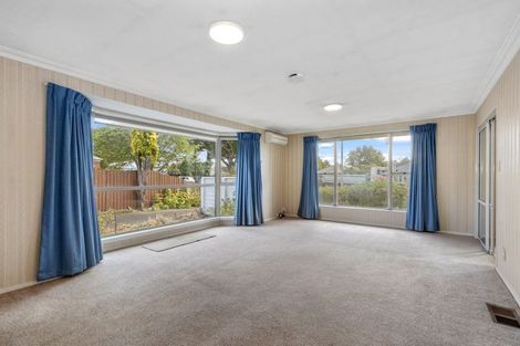 Photo of property in 427 Memorial Avenue, Burnside, Christchurch, 8053