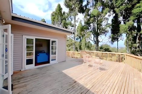 Photo of property in 65 Takahe Road, Titirangi, Auckland, 0604