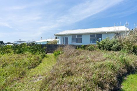 Photo of property in 7 Kent Avenue, Waitarere Beach, Levin, 5510