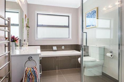 Photo of property in 6 Shoal Place, Whitby, Porirua, 5024